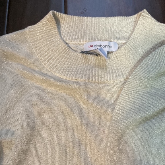 A brand new Liz Claiborne sweater - Picture 2 of 3